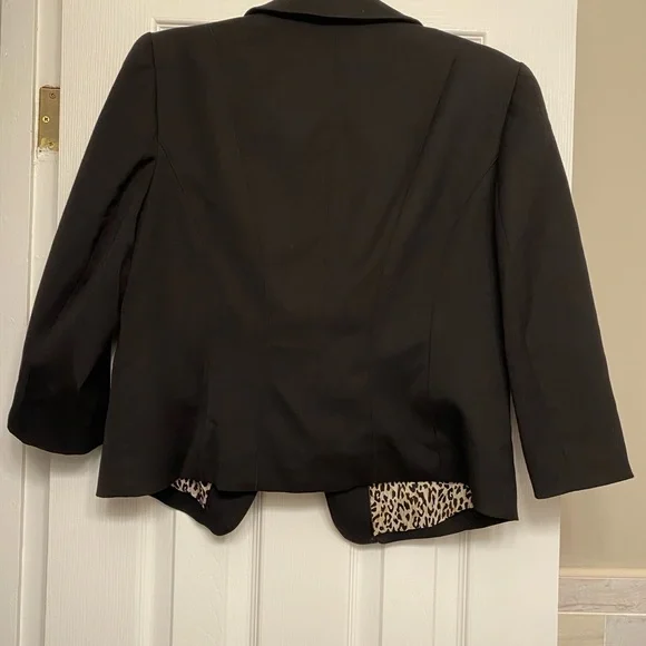 Black blazer with quarter sleeves - Picture 3 of 11